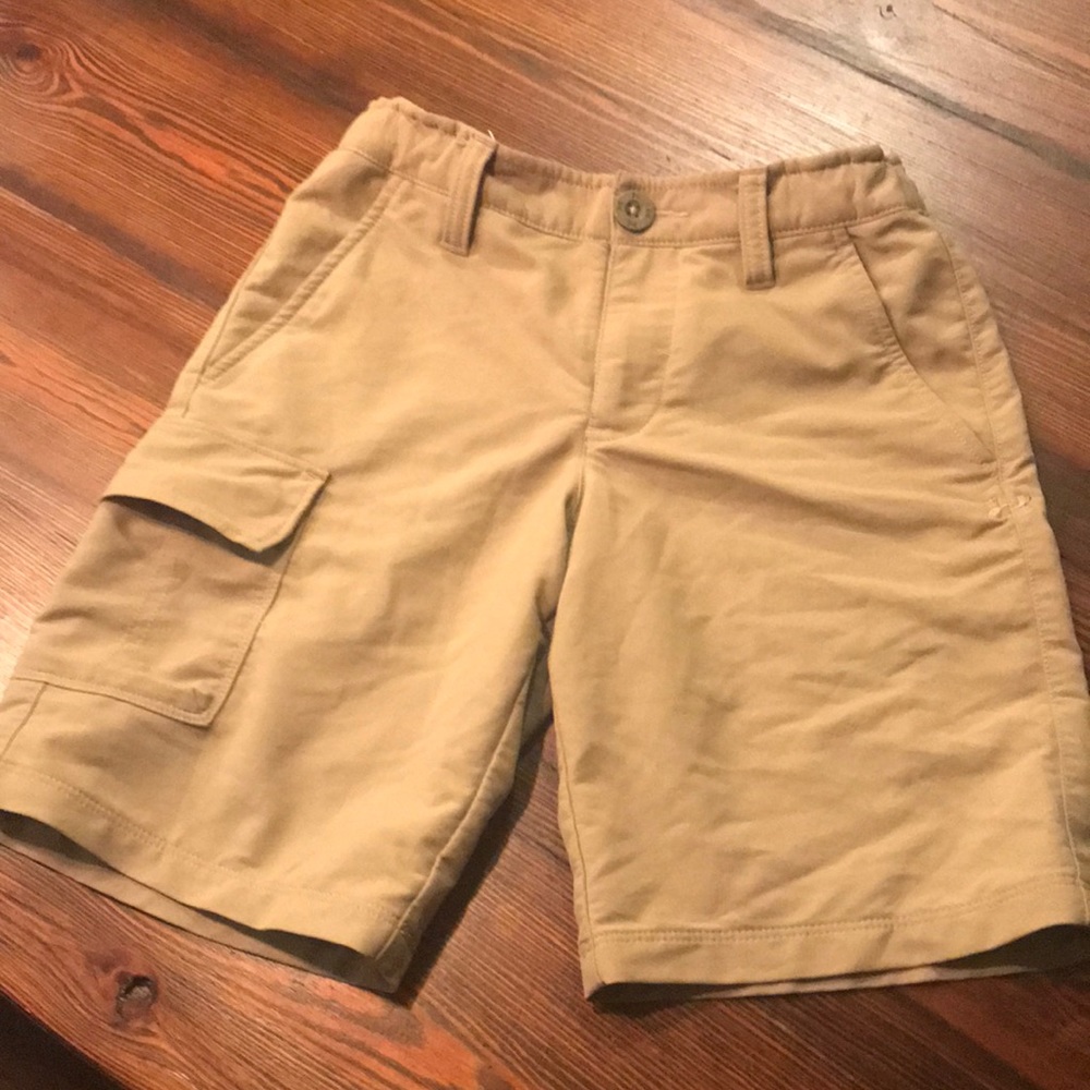 Under Armour Youth Small Khaki Heat gear shorts